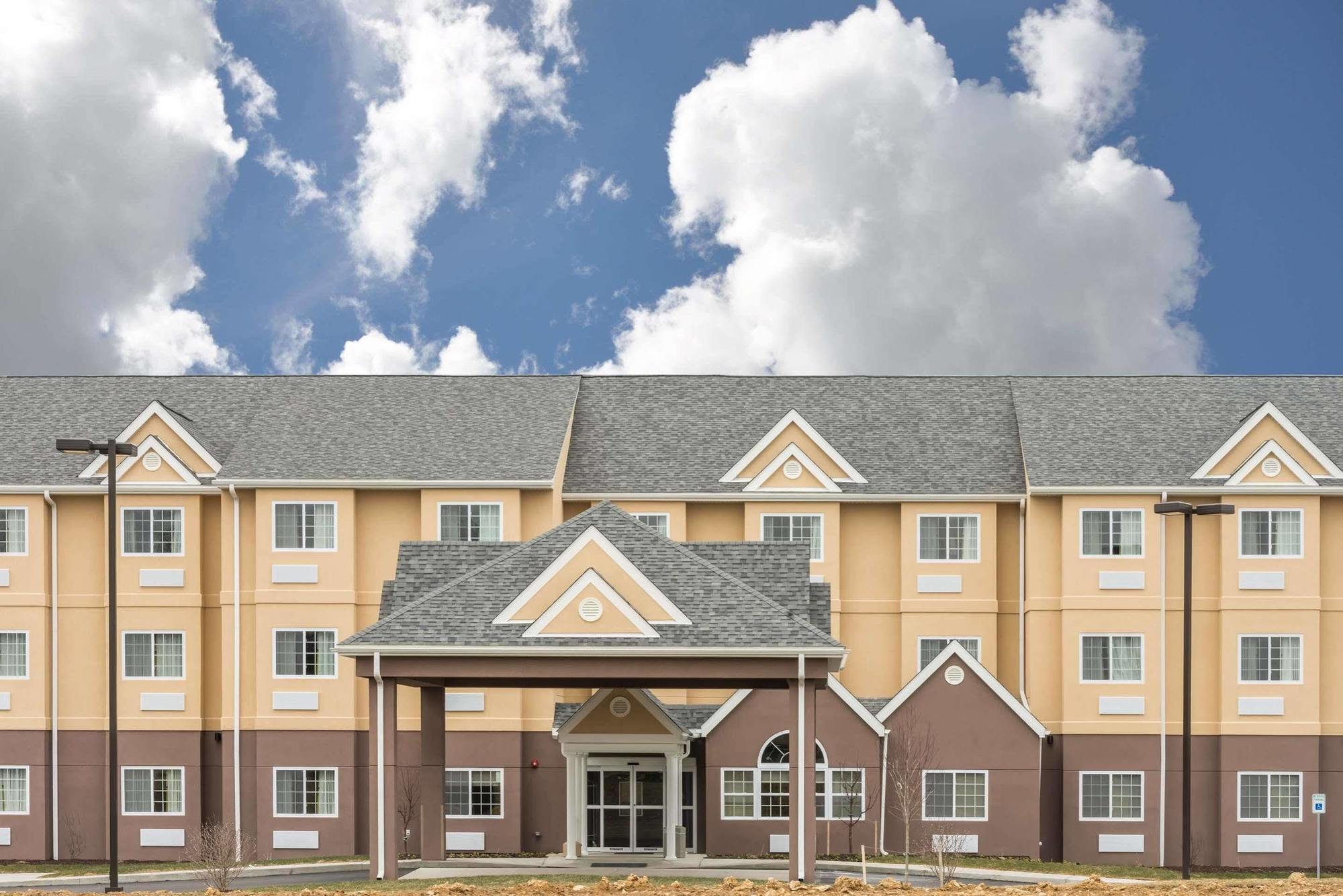 Microtel Inn & Suites By Wyndham Beaver Falls Екстер'єр фото